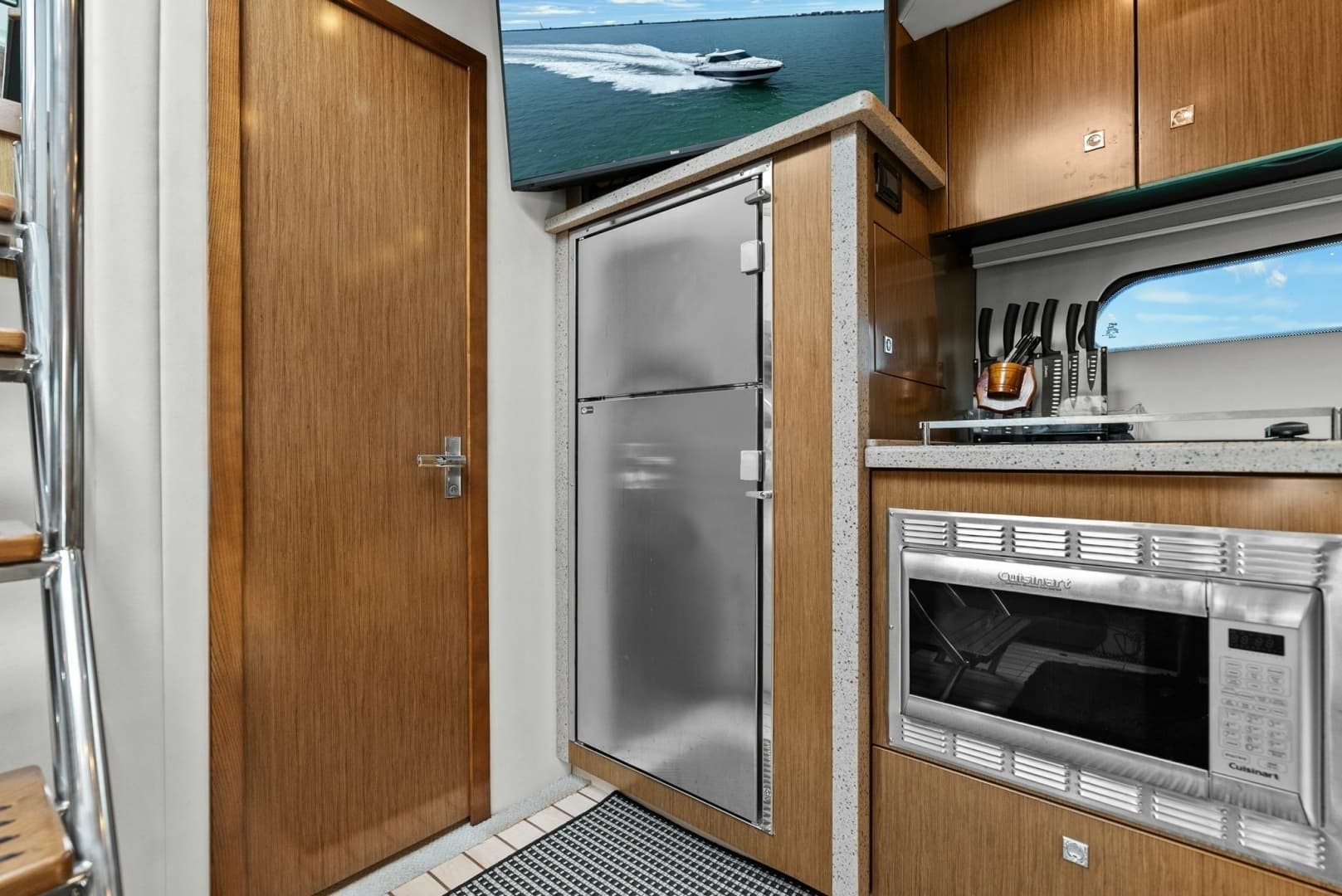 2014 Cruisers Yachts 48 Cantius