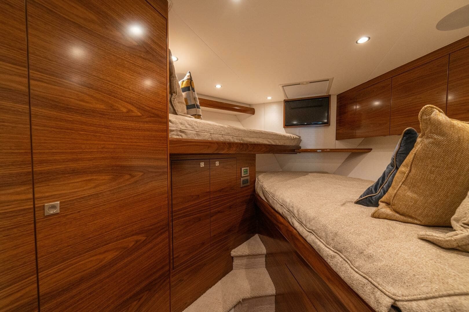 2025 Viking 58 Convertible GAME ON