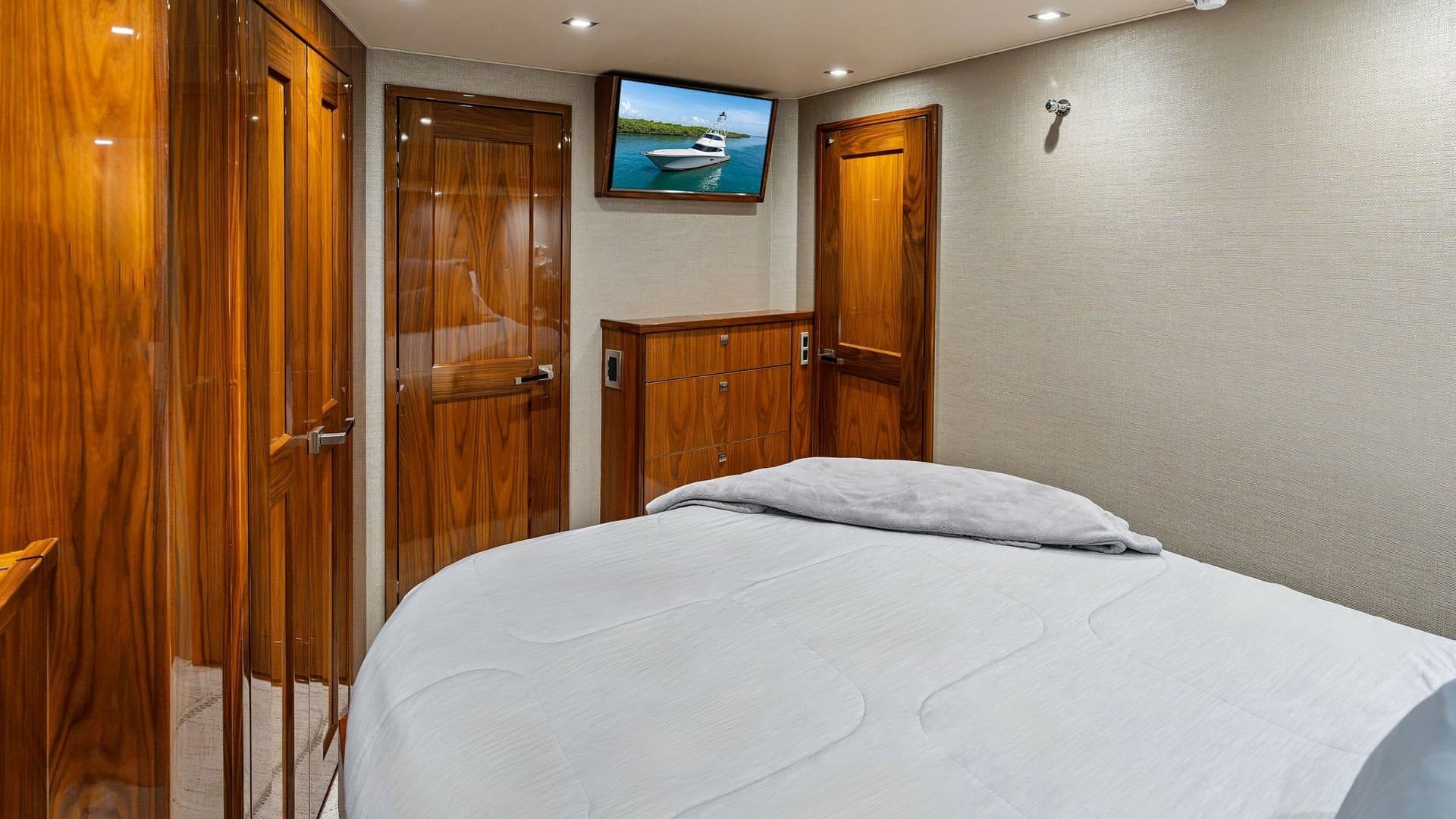 2016 Viking 80 Enclosed Bridge- FRIGATE-Port VIP Stateroom