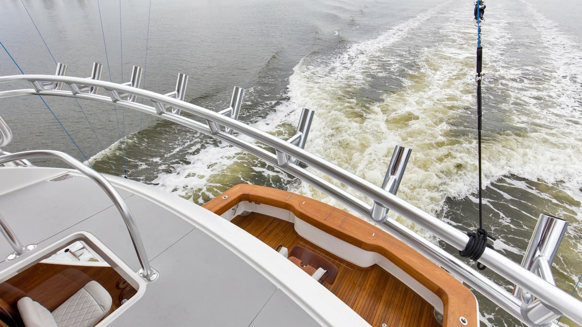 2020 68 Viking Convertible Gunpowder Deck (16)