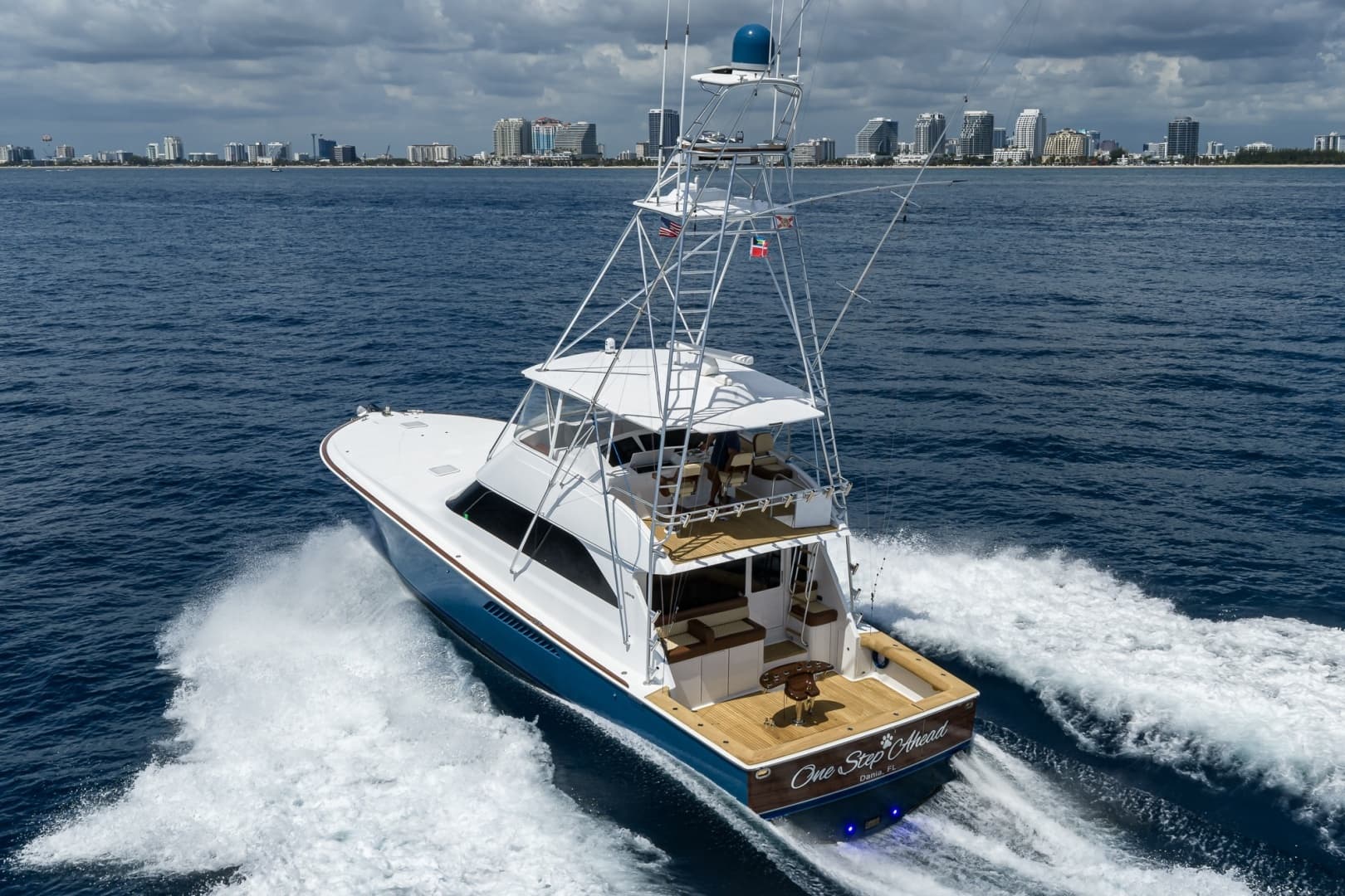 2002 Viking 61 Convertible
