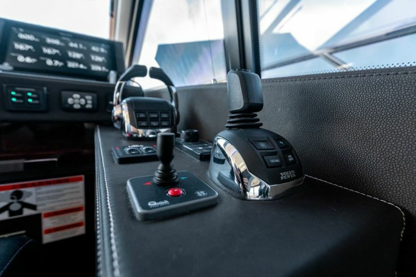 2020 Prestige 630 FB  Helm 5