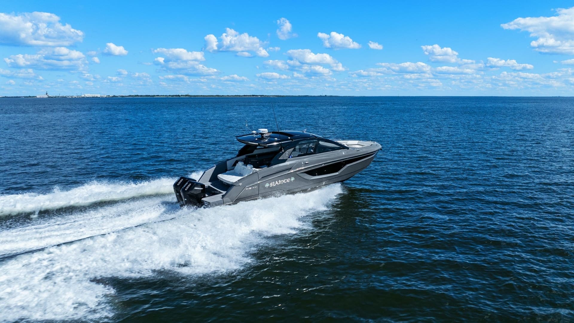 Cruisers Yachts 42 GLS at Sea
