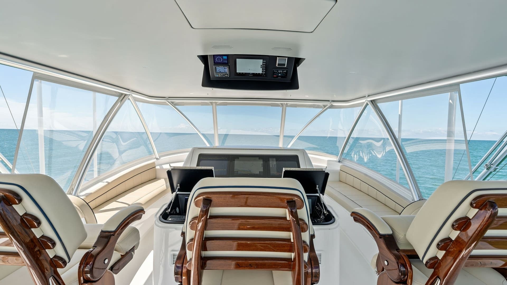 Flybridge Helm Station with Seating