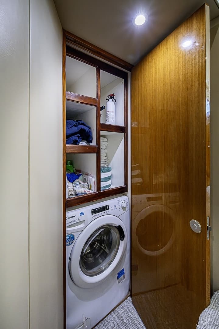 Viking 52 - Catchin Time - Laundry