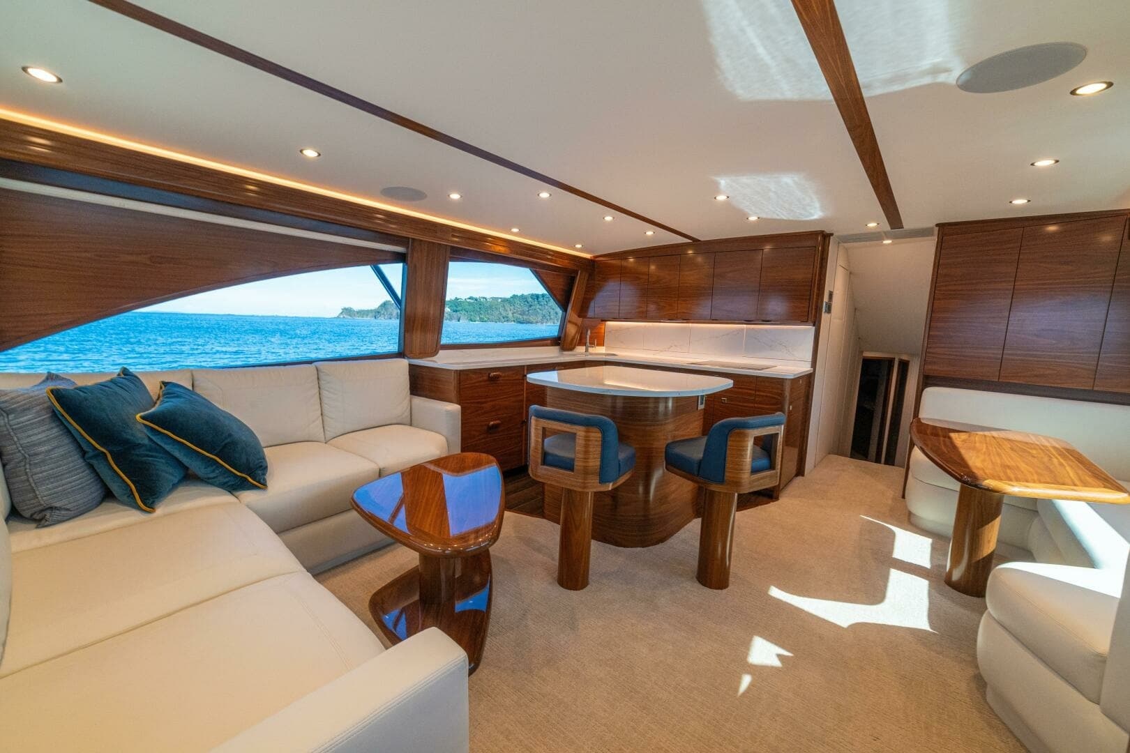 2025 Viking 58 Convertible GAME ON