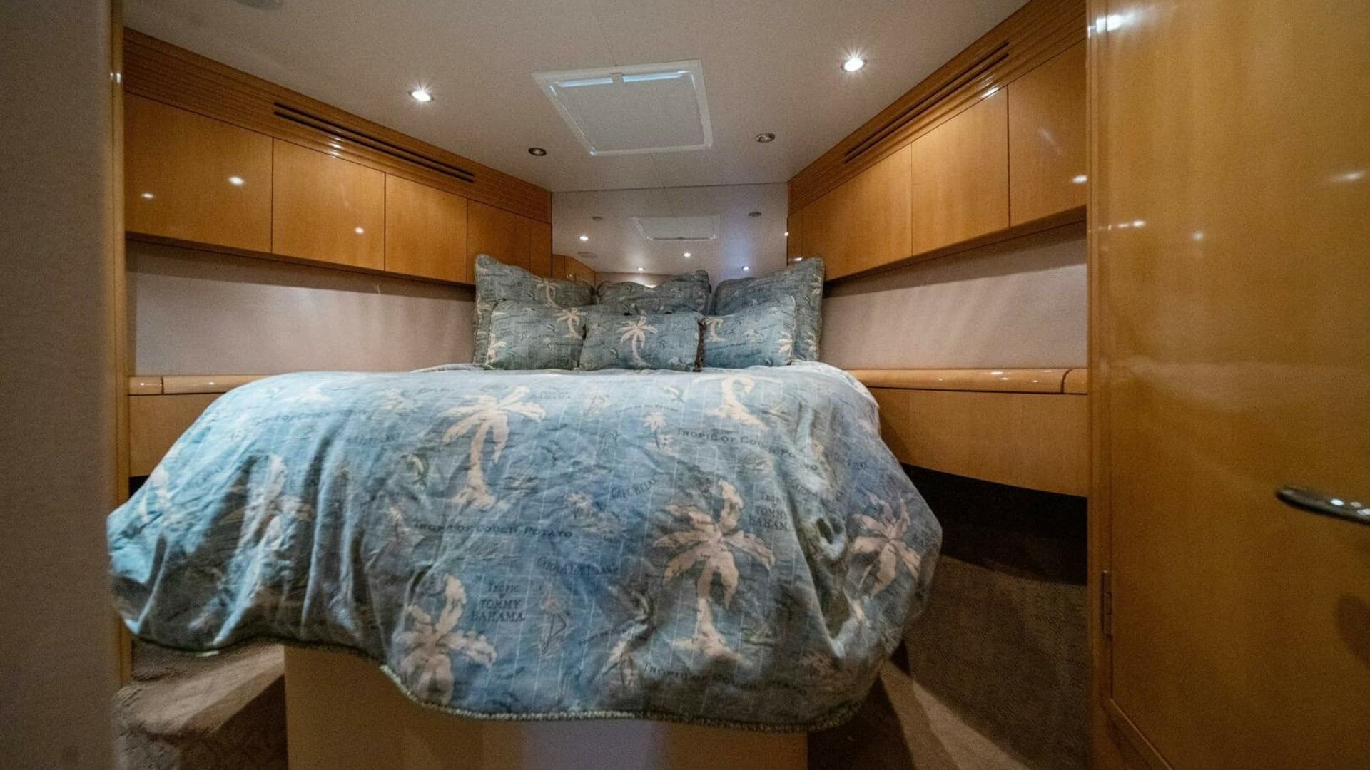 2003 Hatteras 54 Convertible - Big Boyd