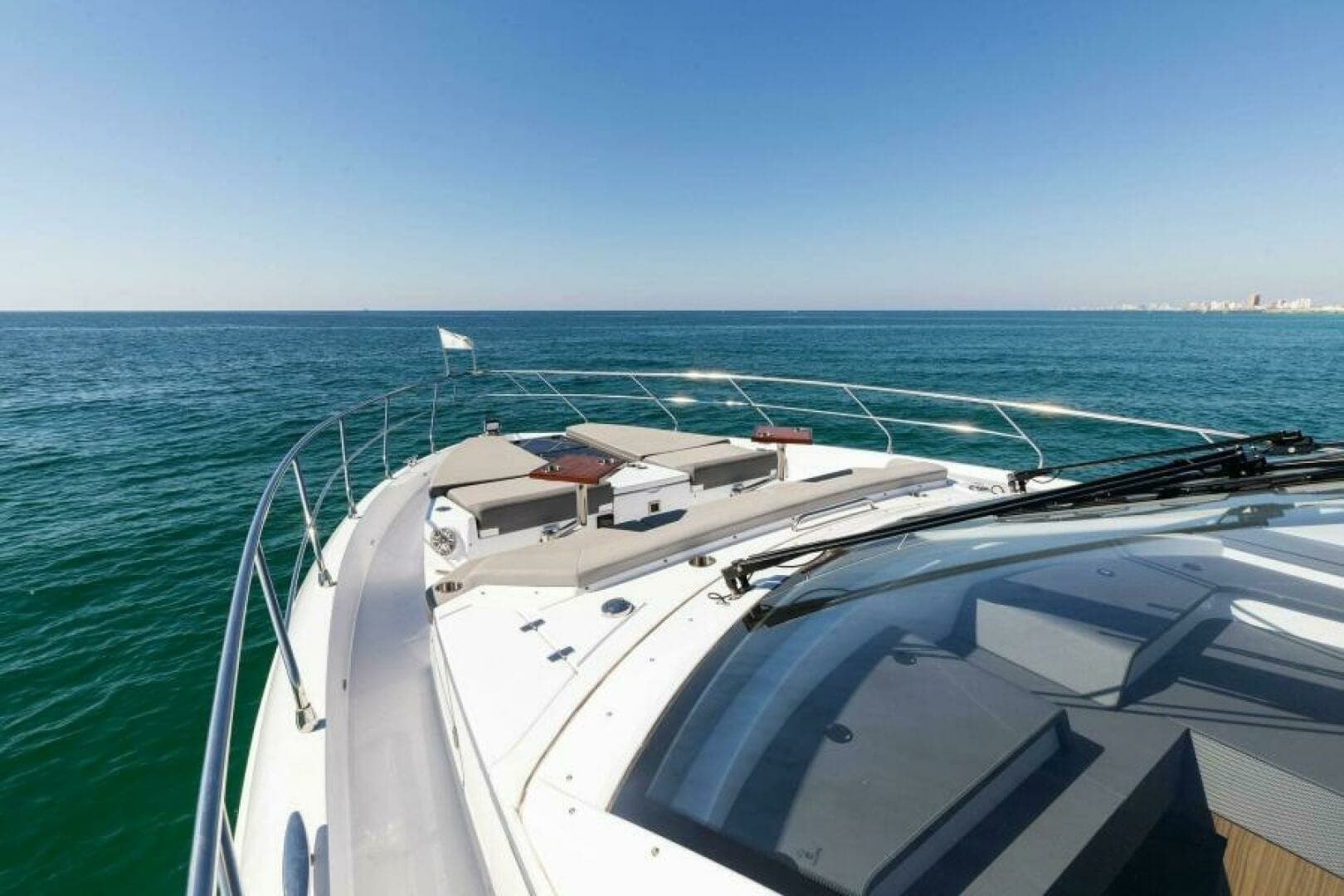 2023 Cruisers Yachts 60 Cantius Fly  Bow