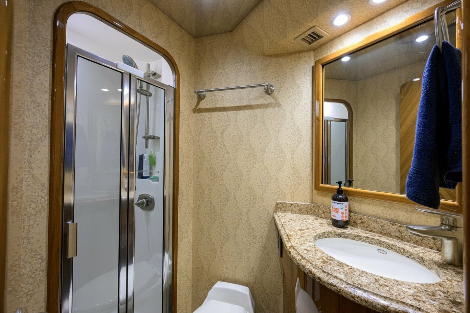 Viking 70 DESPERADO - Guest Head