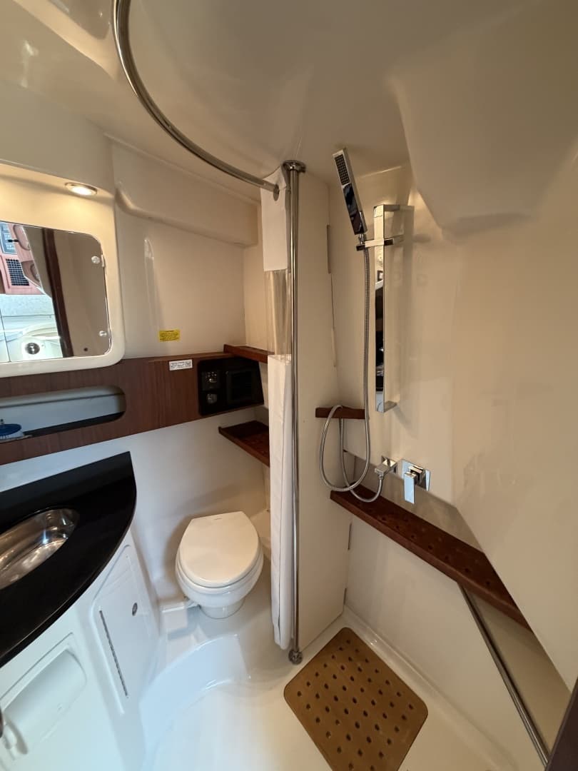 Grady White 37 - TRIPLE NET - Cabin Head
