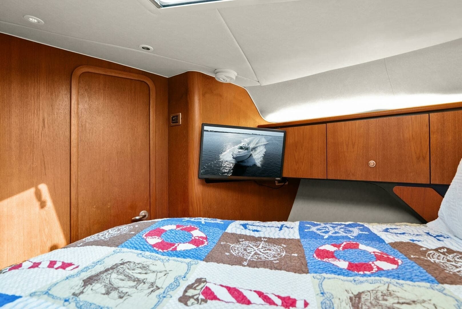 2007 Tiara Yachts 4300 Sovran - Stateroom