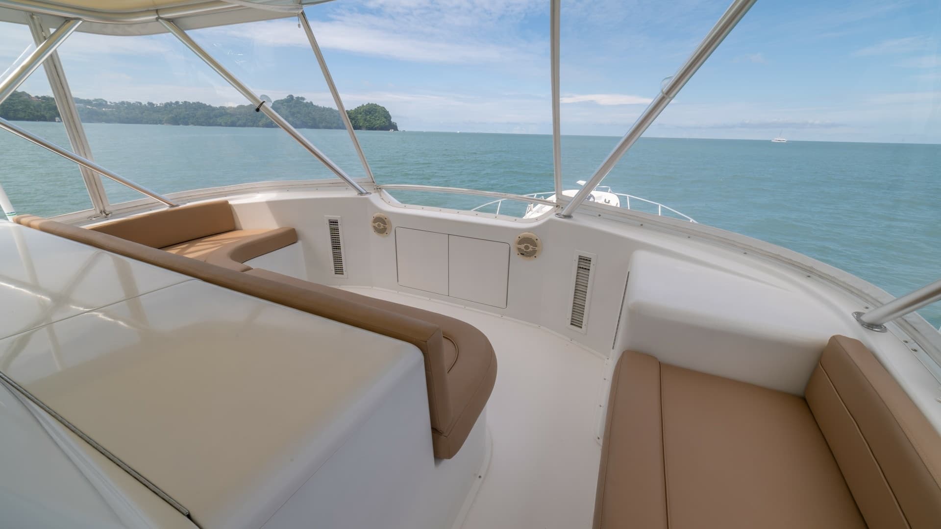 Flybridge Seating area 2002 Viking 61 Convertible