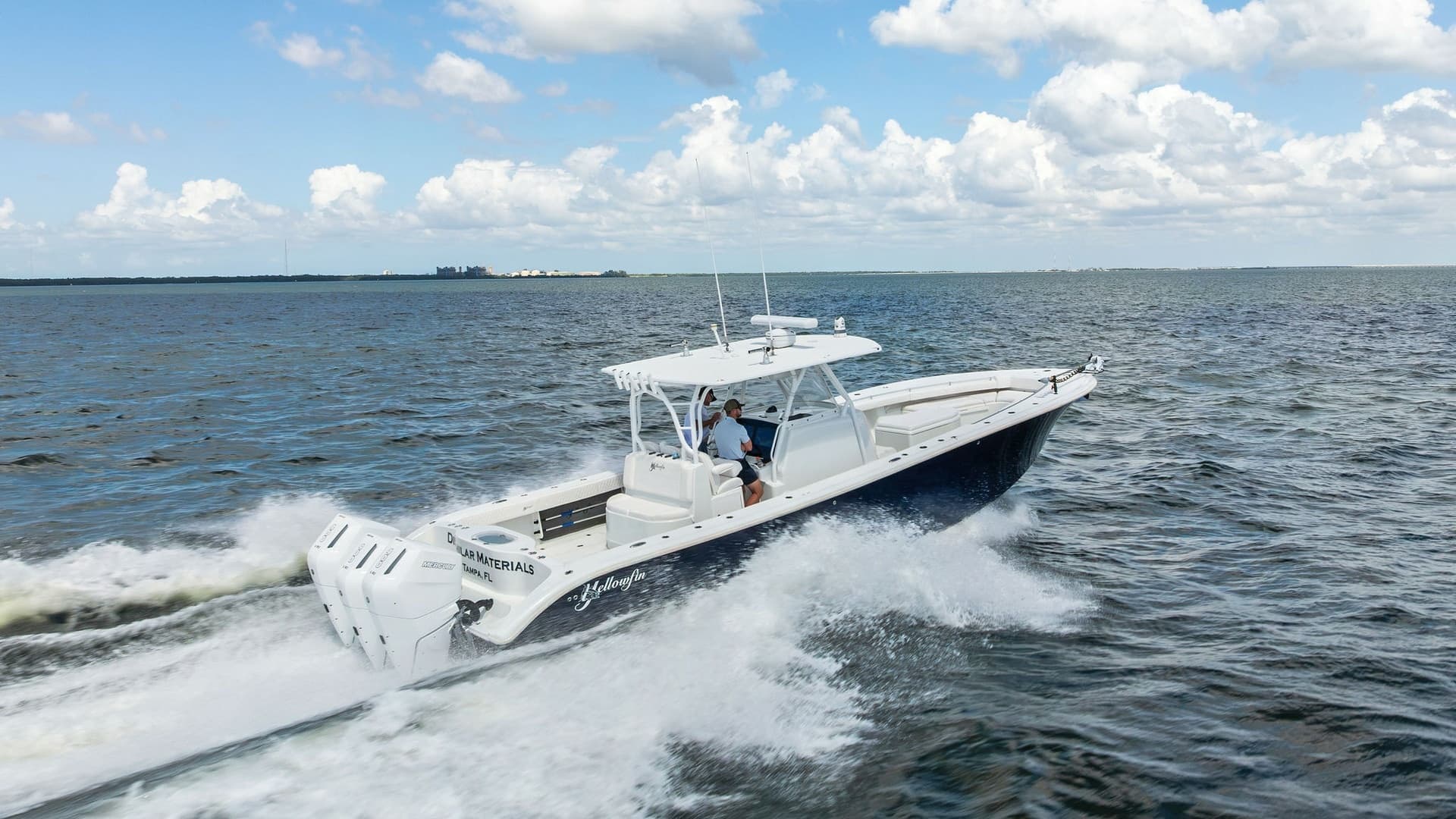 Dynamic Side View at Sea