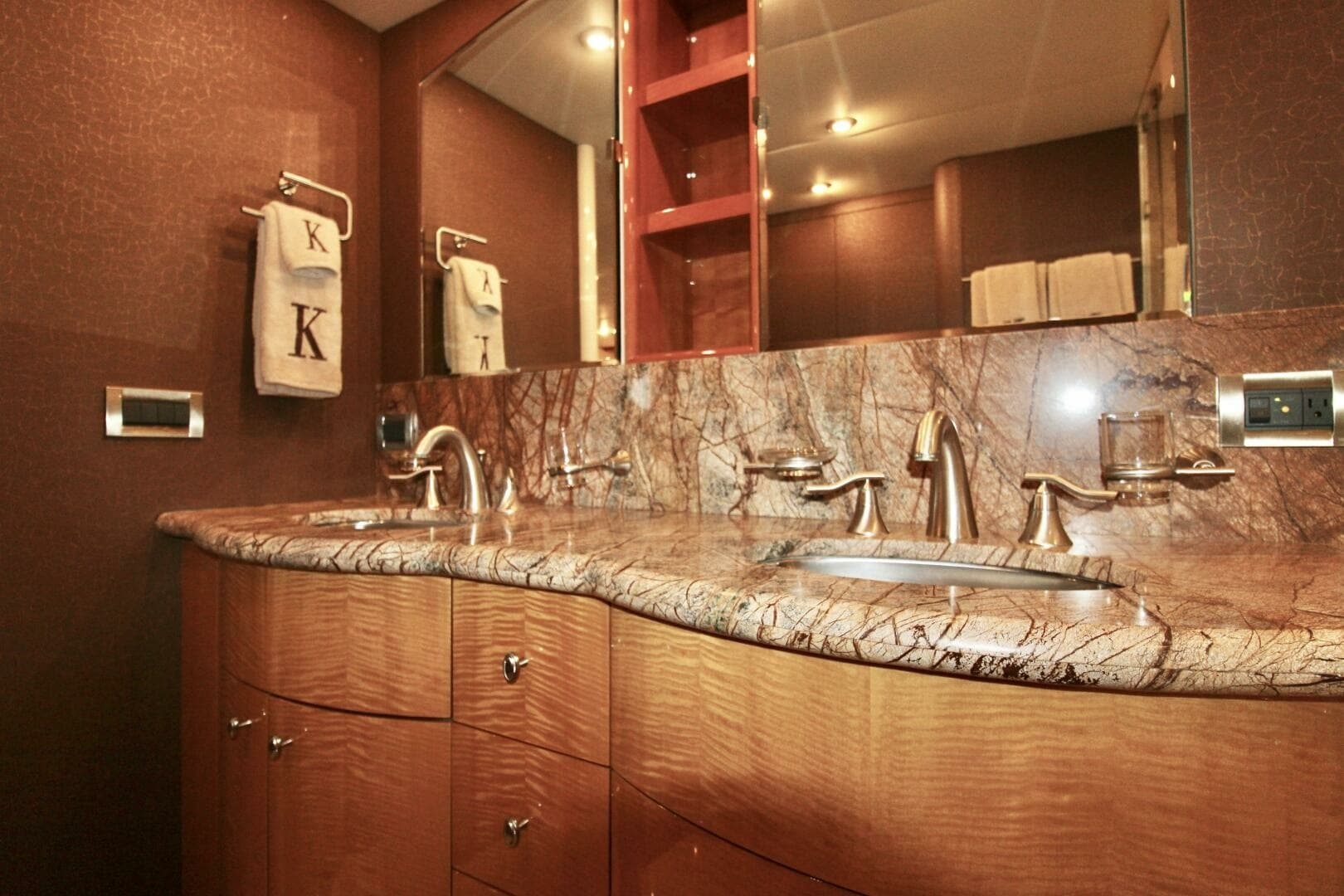 2007 Lazzara 74 Motor Yacht Kathleen