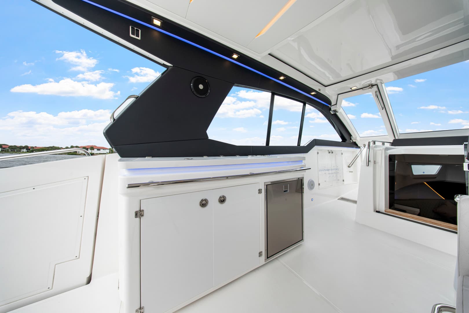 2025 Schaefer 375 HT