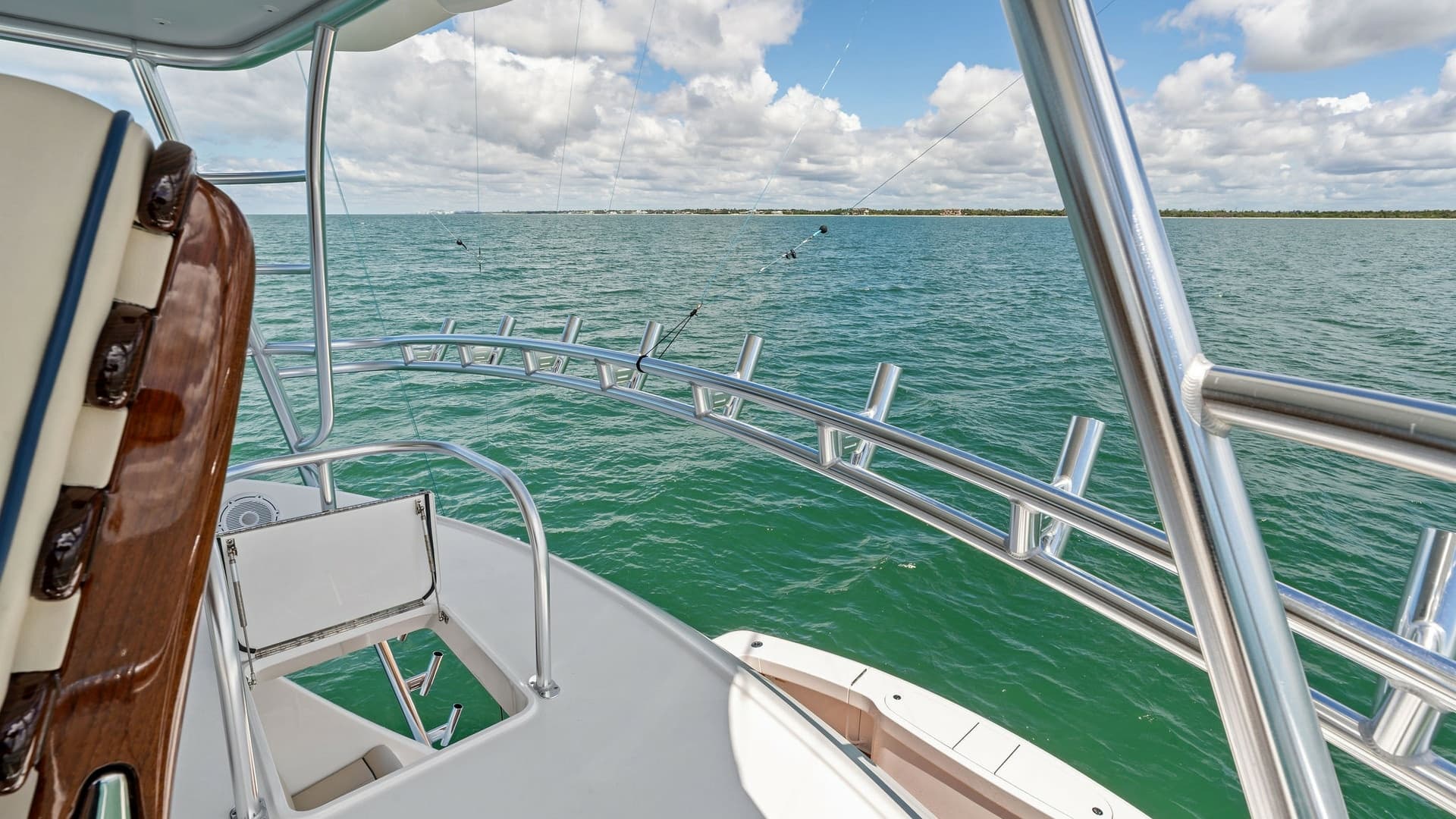 Flybridge with Helm Seating
