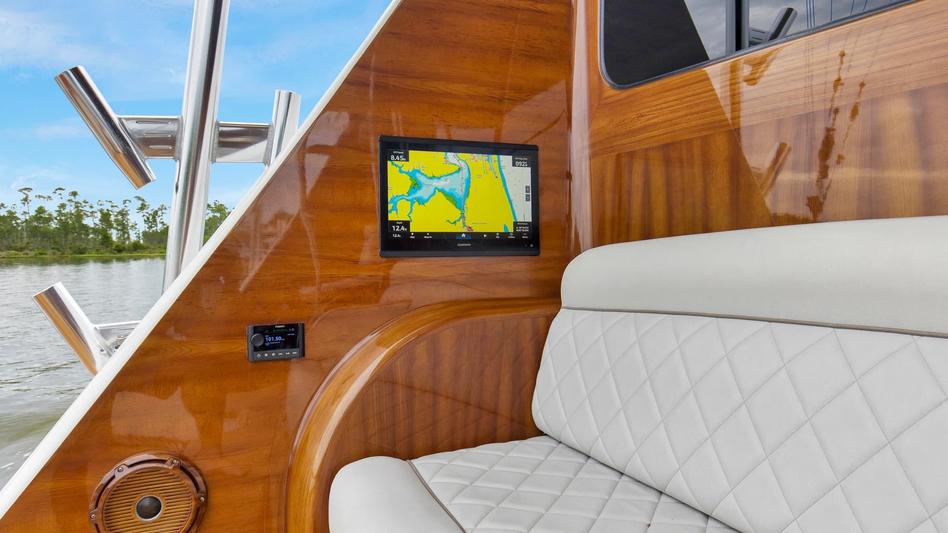 2020 68 Viking Convertible Gunpowder Deck (5)