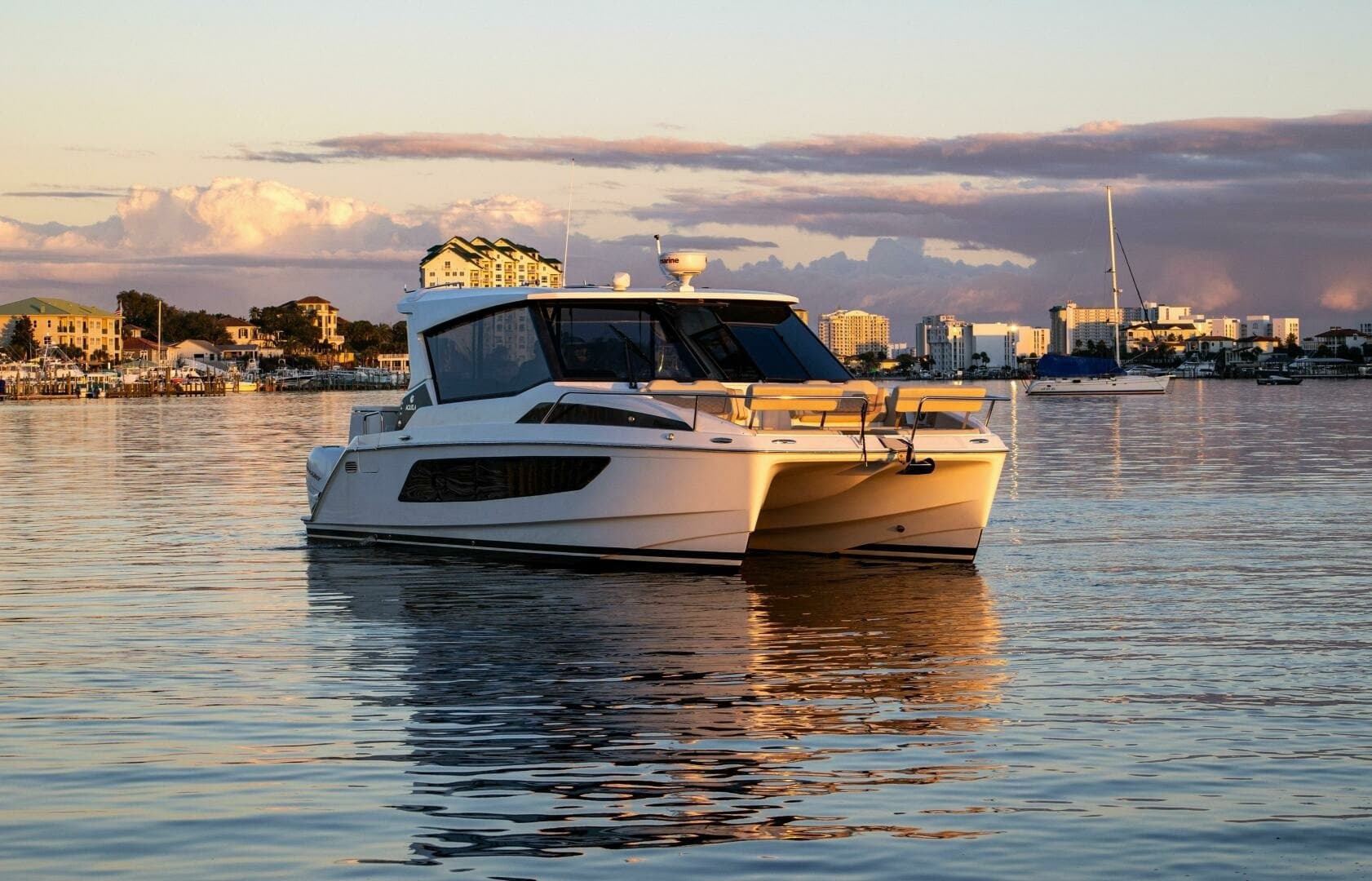 2018 36 Aquila 36 Power Cat Katz Azz Starboard