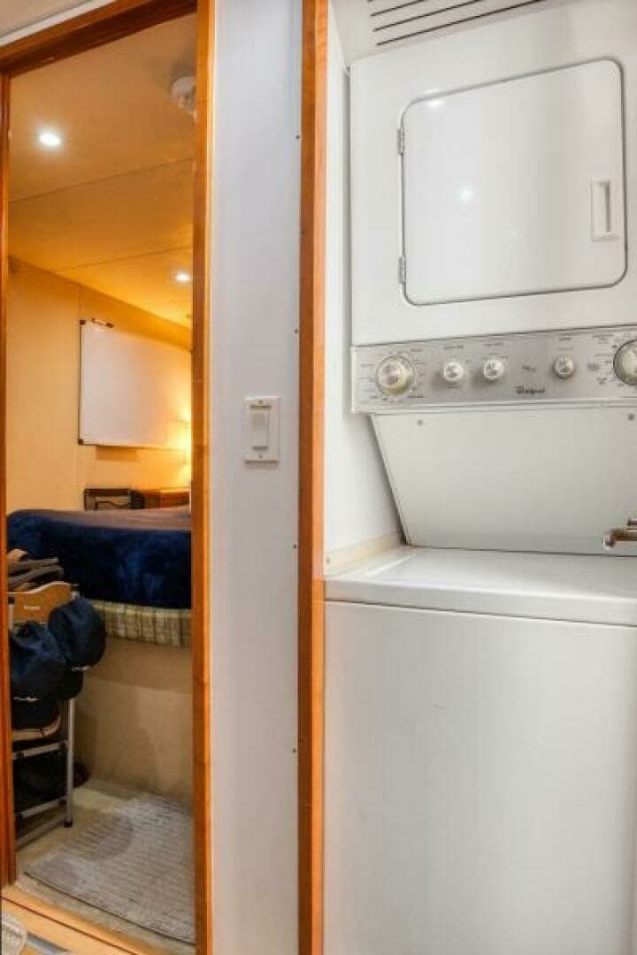 2007 Hatteras 80 Enclosed Bridge