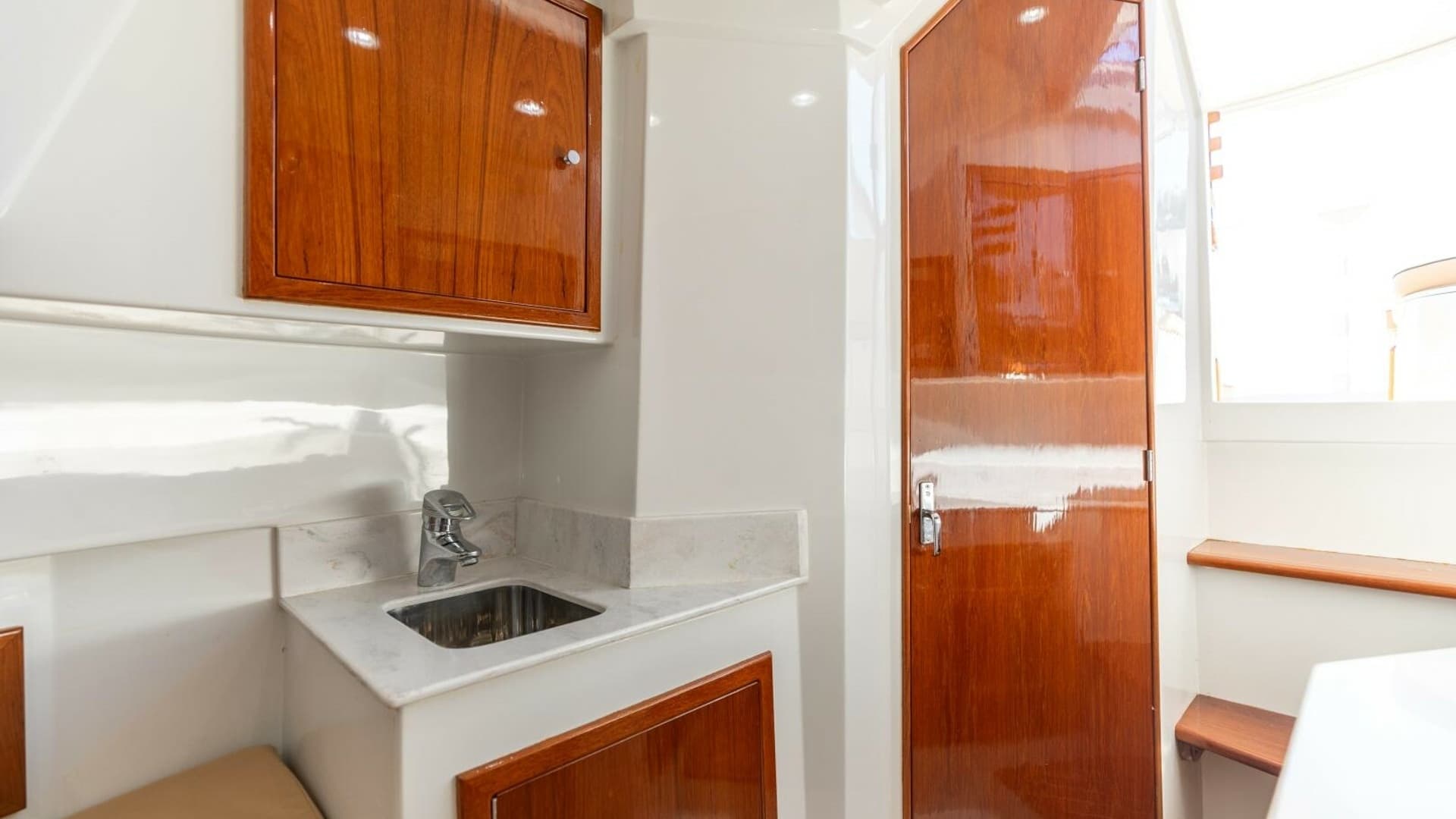 2014 Release 34 Walkaround- Galley 2