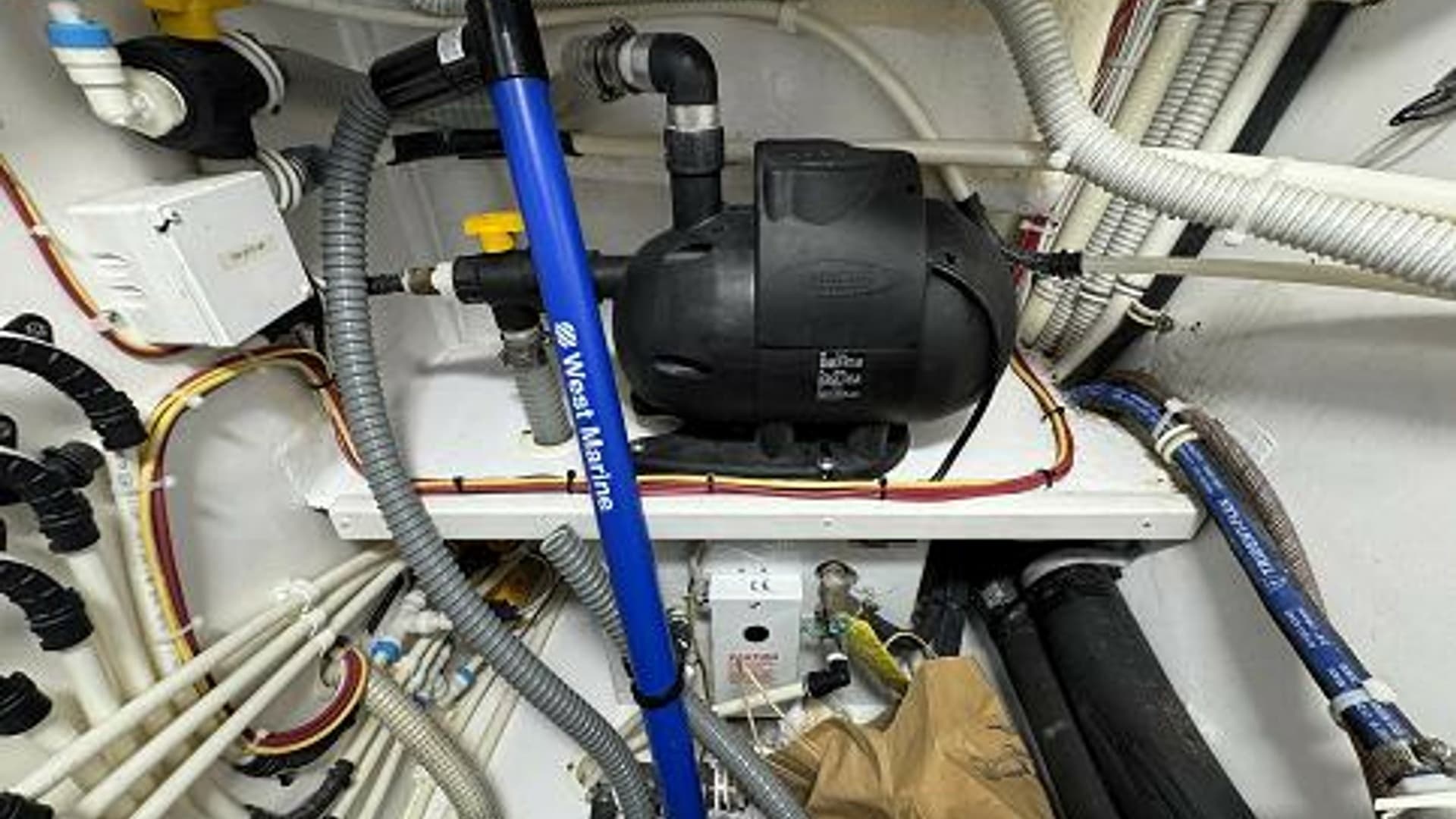 2007 74 Viking 74 Enclosed Bridge Never Settle - Fresh Water Pump and Water Heater