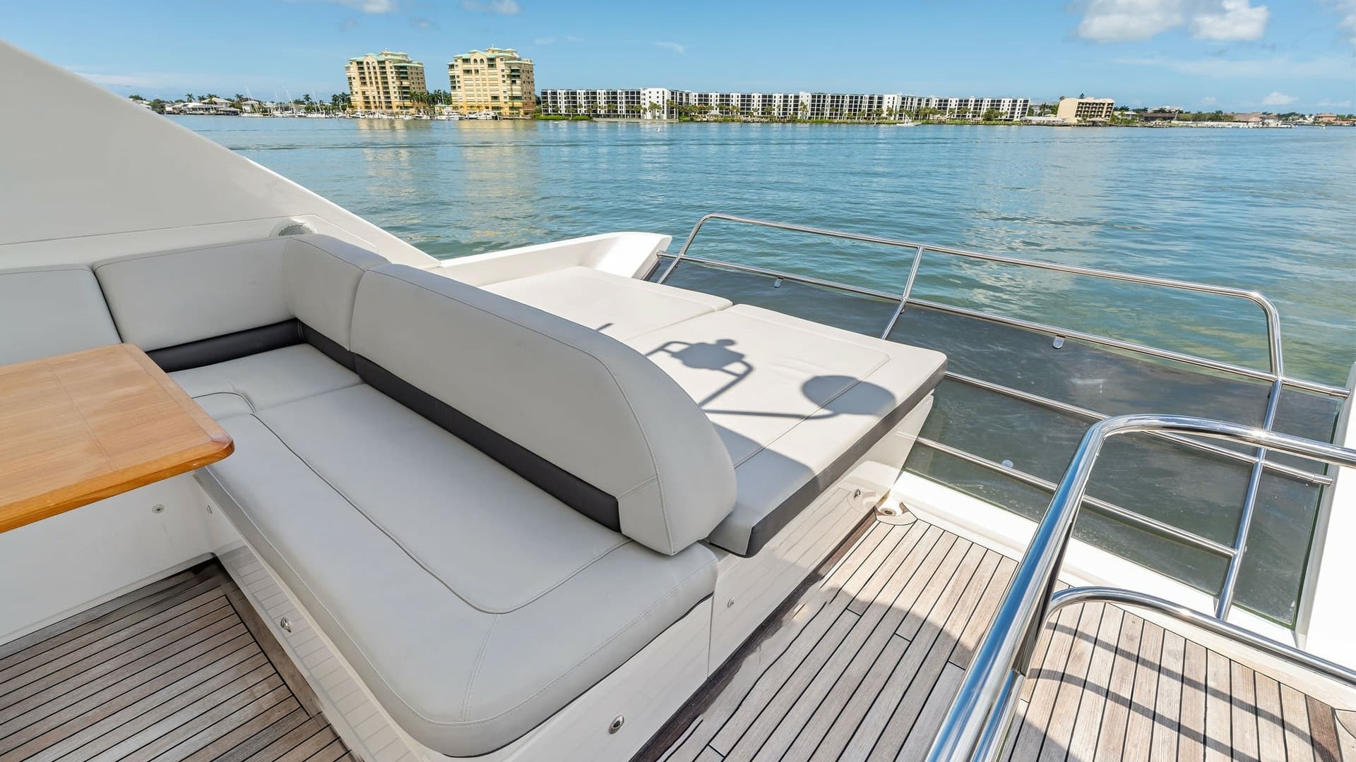 Flybridge Aft Seating Area