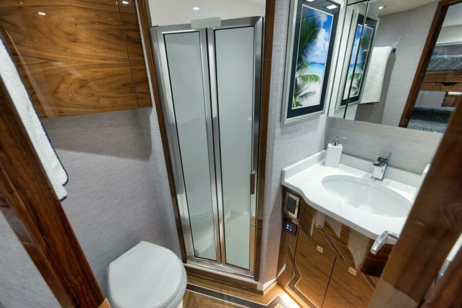 2024 Viking 68 Convertible- GYS TRADE- Crew Head