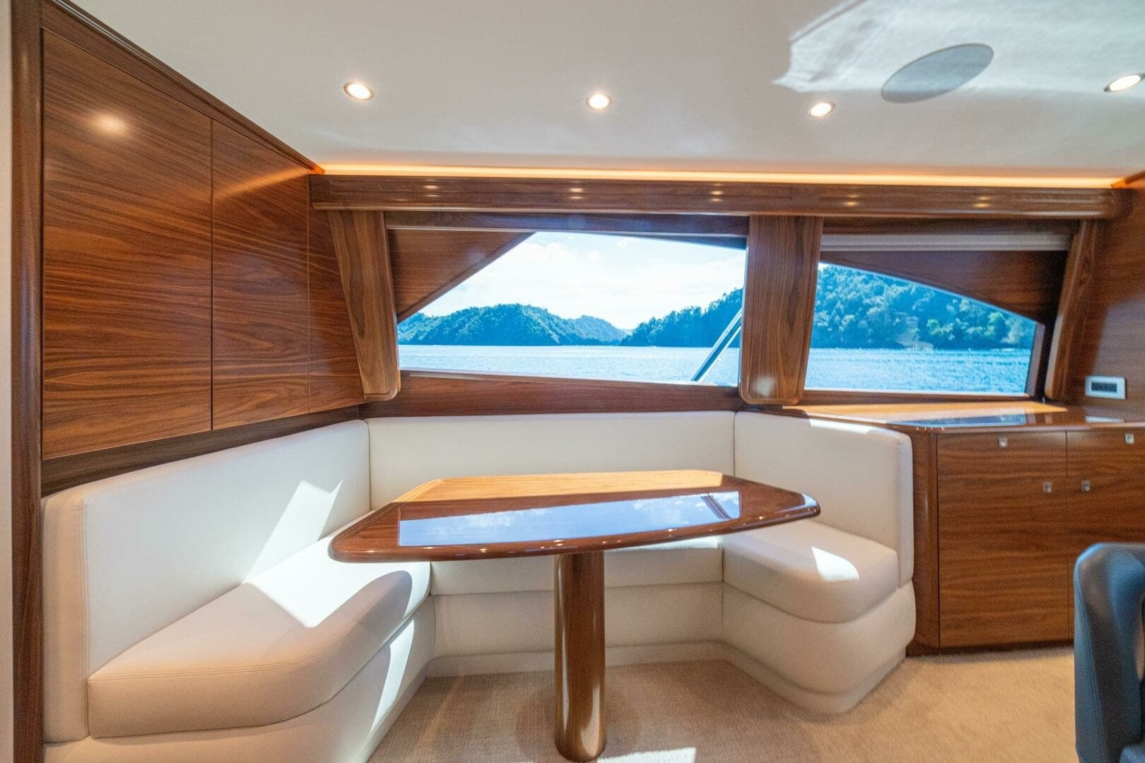 2025 Viking 58 Convertible GAME ON