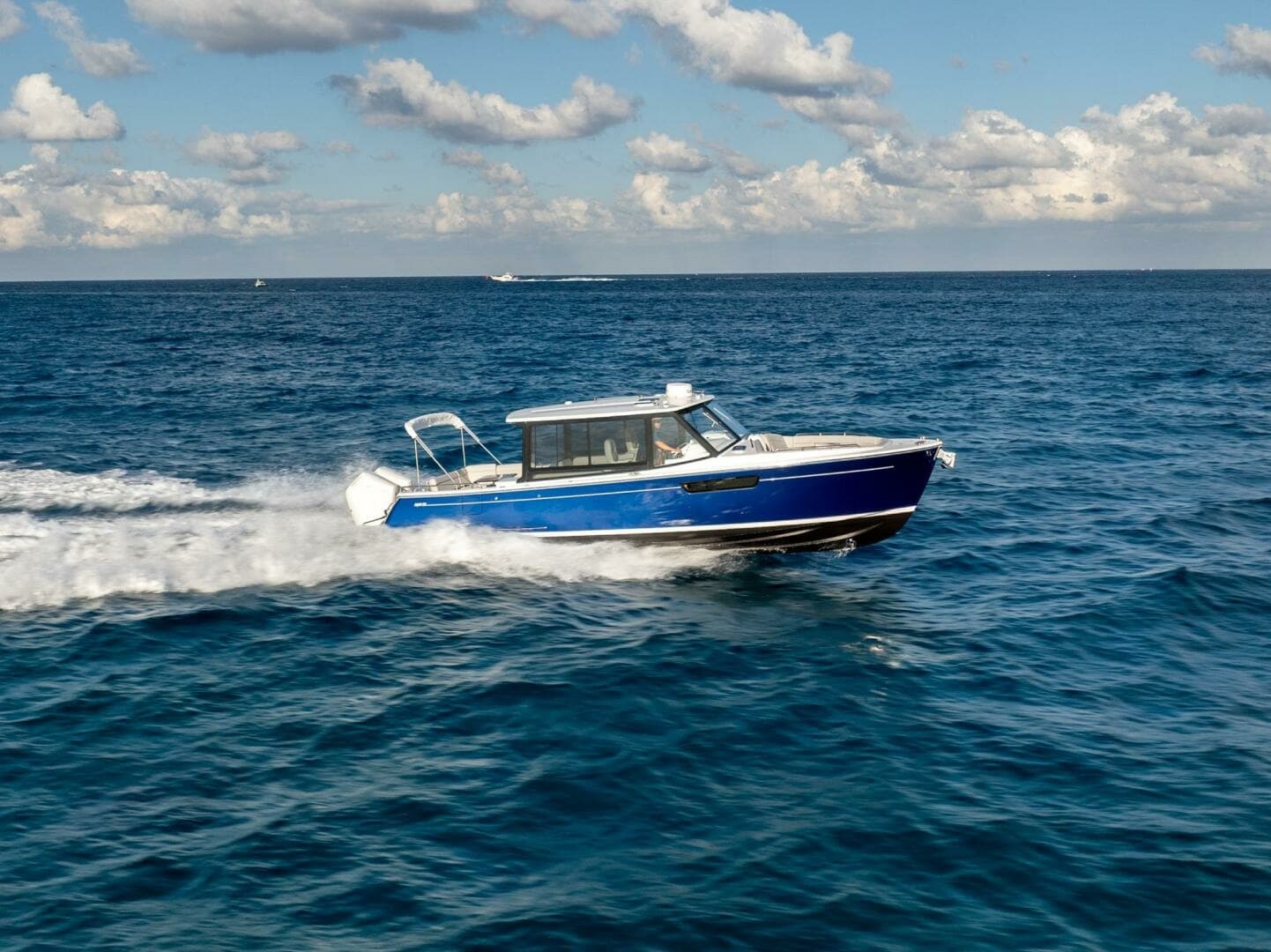 MJM Yachts 3 Profile