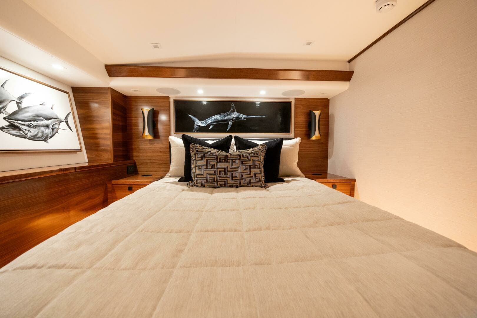 2025 82 Viking Convertible Boujie Starboard Stateroom (2)