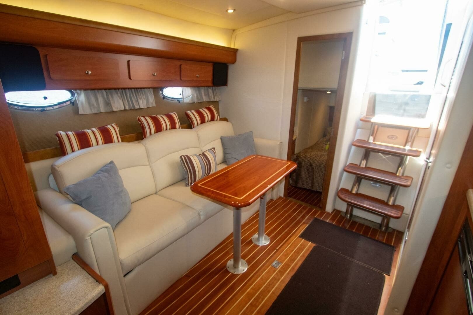2008 Rinker 40 Express Cruiser