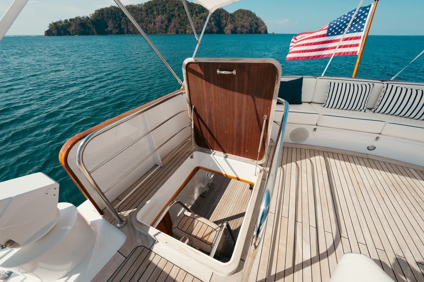 1971 Feadship 101 Stair Entry