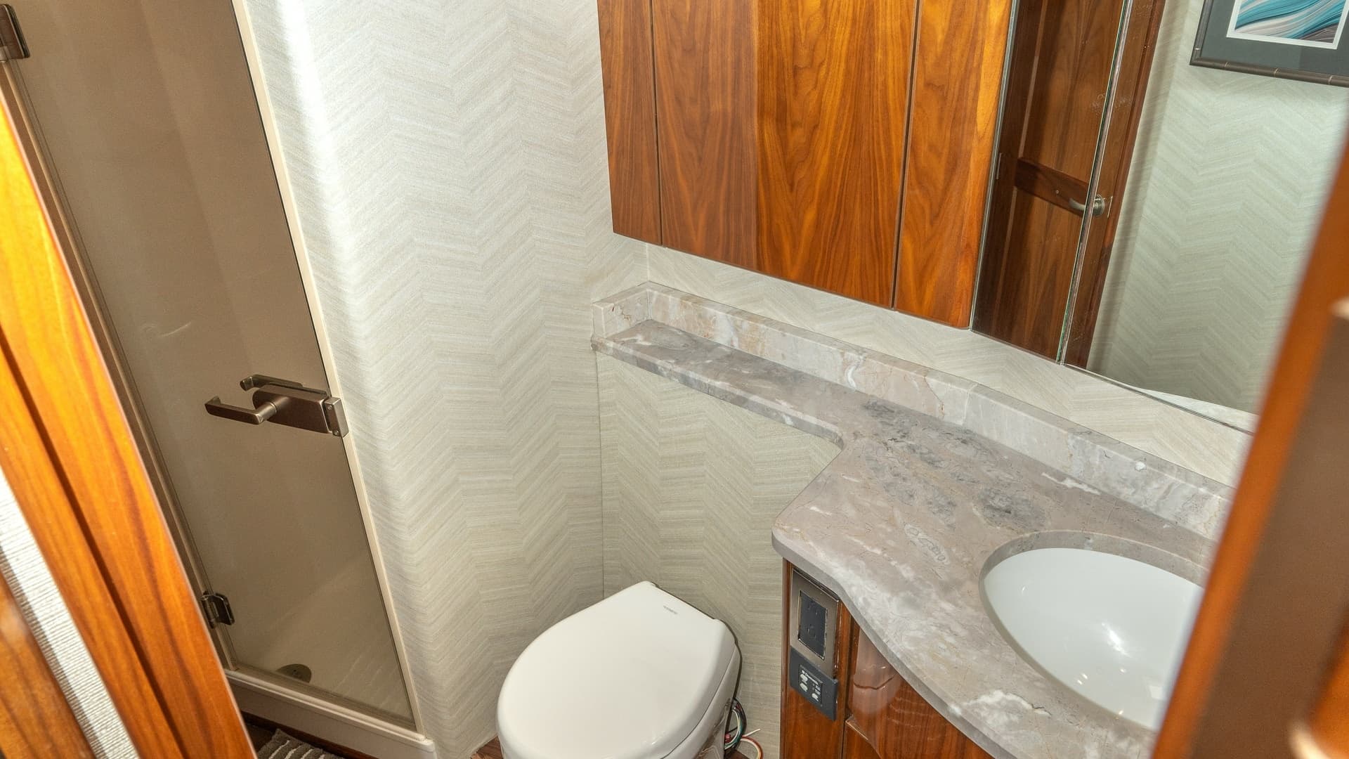Elegant Yacht Ensuite Bathroom