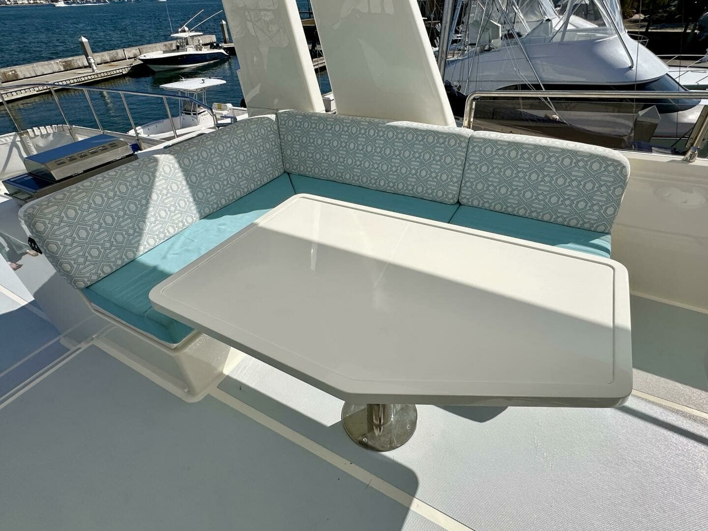 Outer Reef 62 SOUTH  PAWS - Flybridge