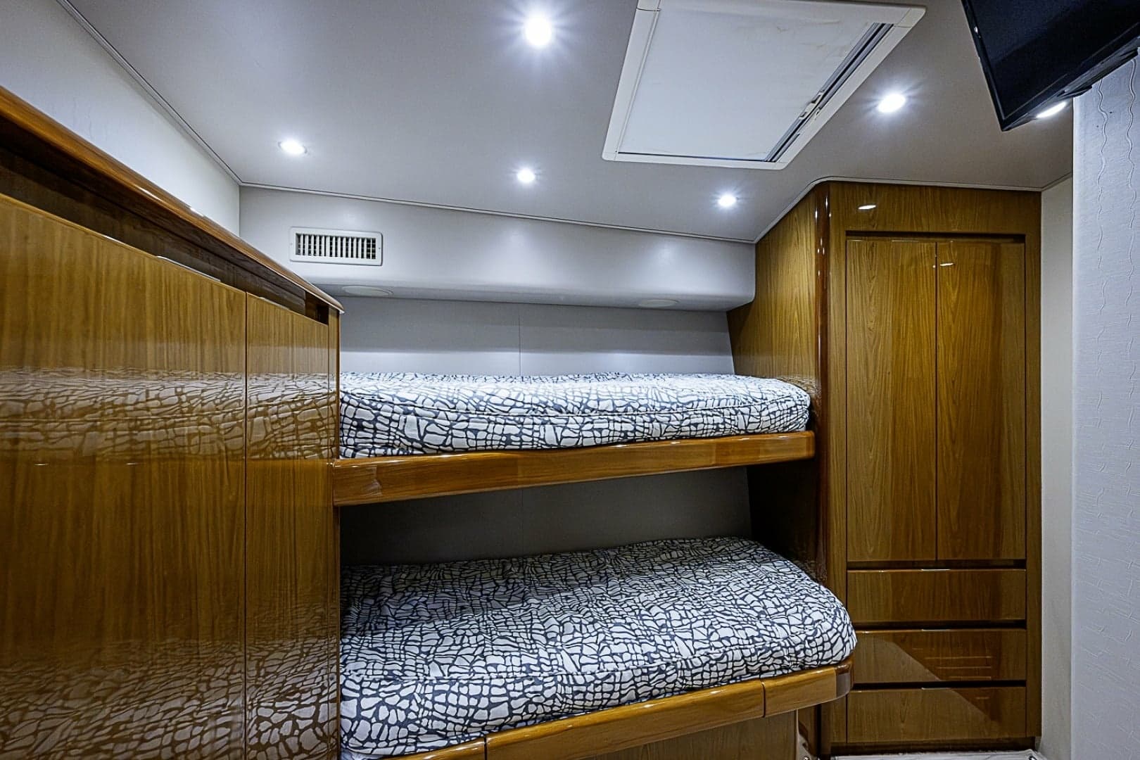 2011 Viking 76 Enclosed Bridge