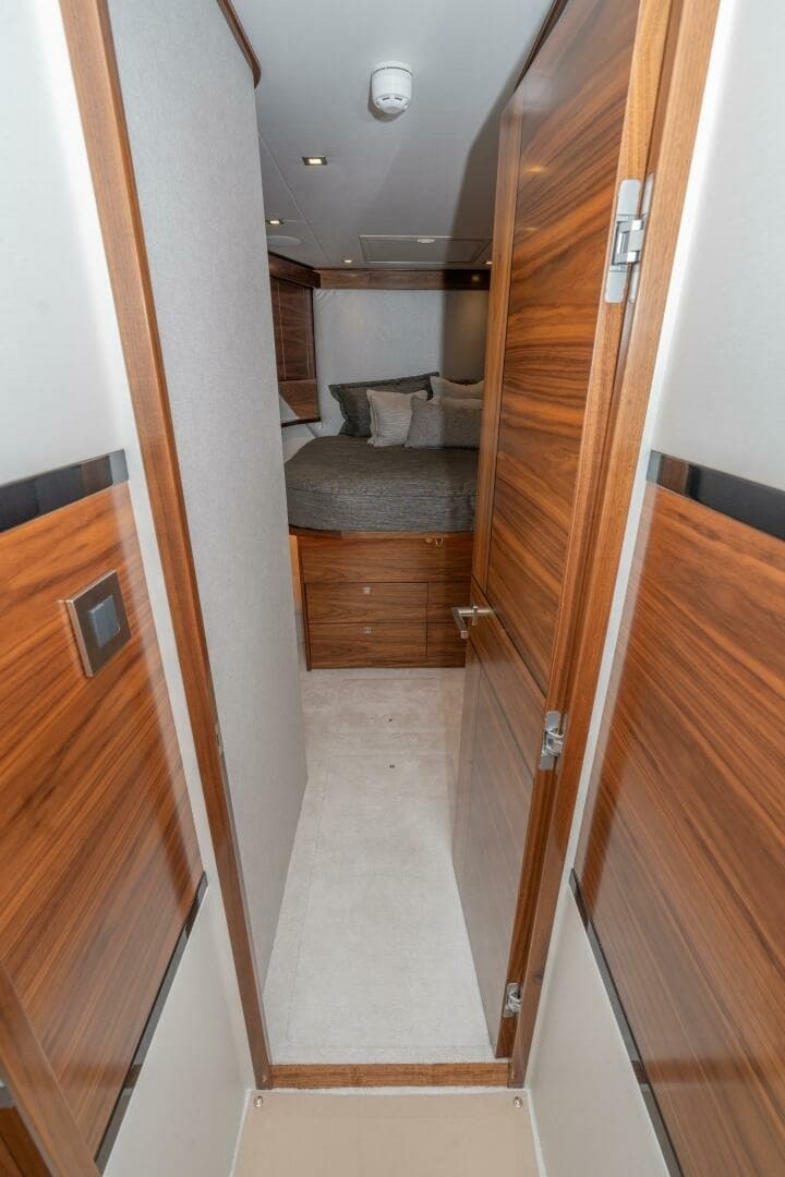 2025 Viking 90C "Zatara" 