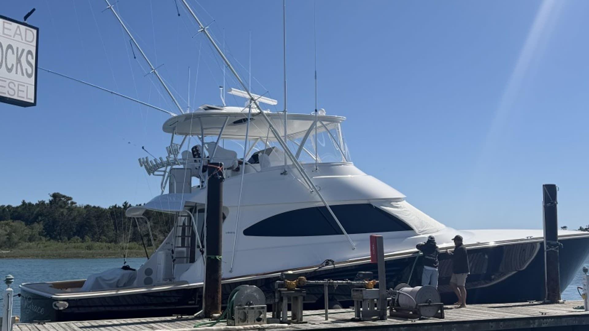 2024 Viking 64 Convertible 'Southern Grace'