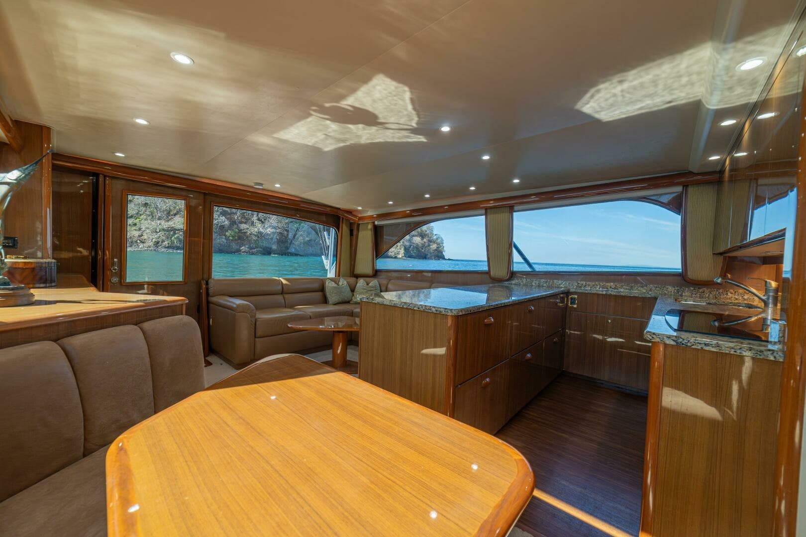 2006 Viking 56 "Scandaloso"