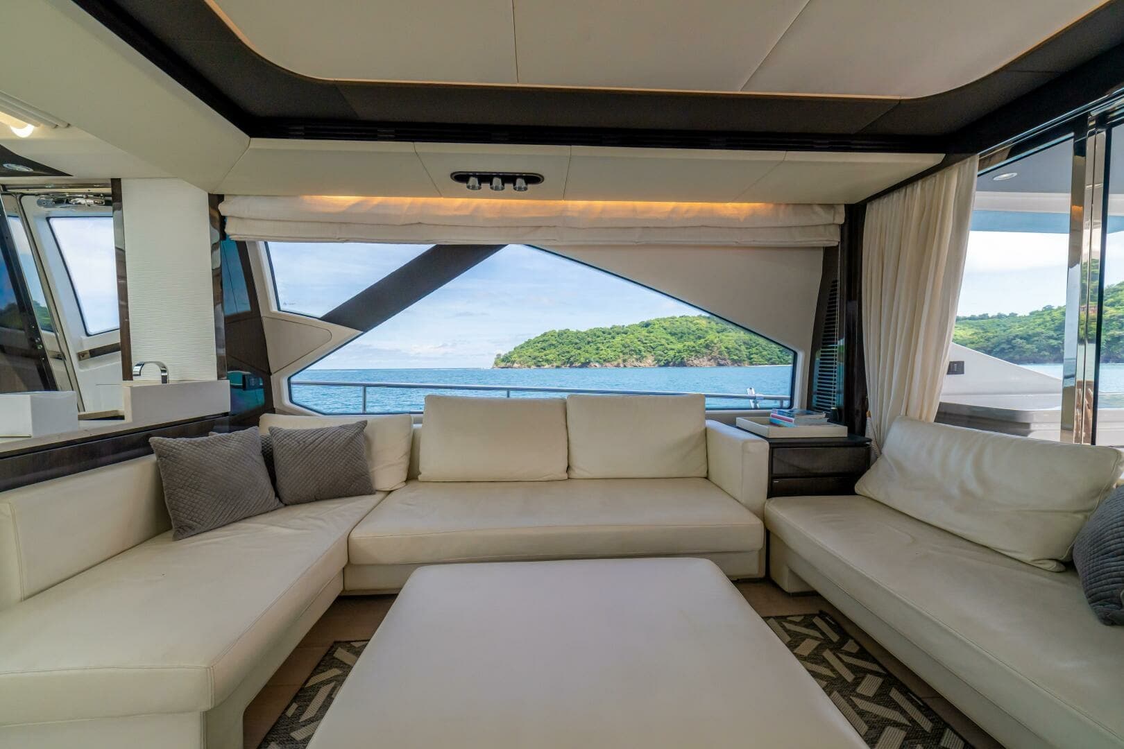 2017 Azimut 77 "Carpe Diem"