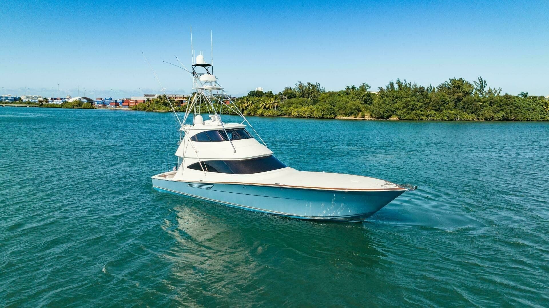 2020 Viking 72 Enclosed Bridge