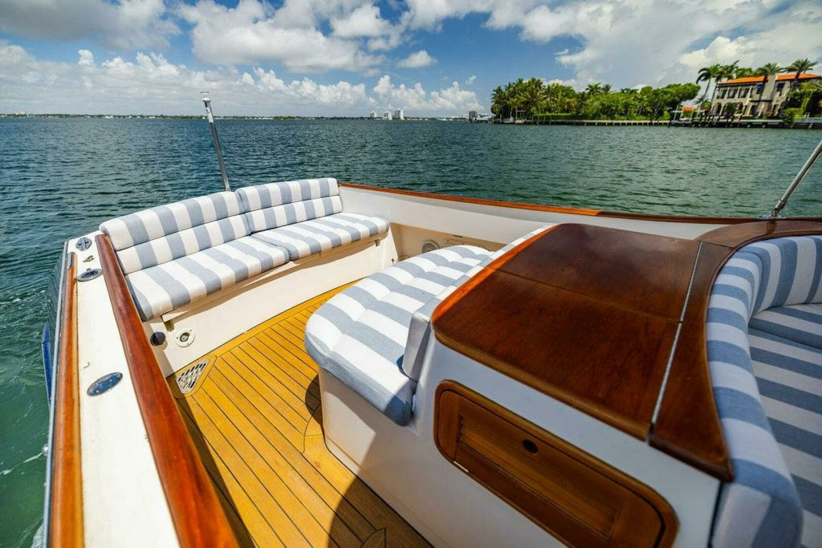 2004 Hinckley Talaria 29 R