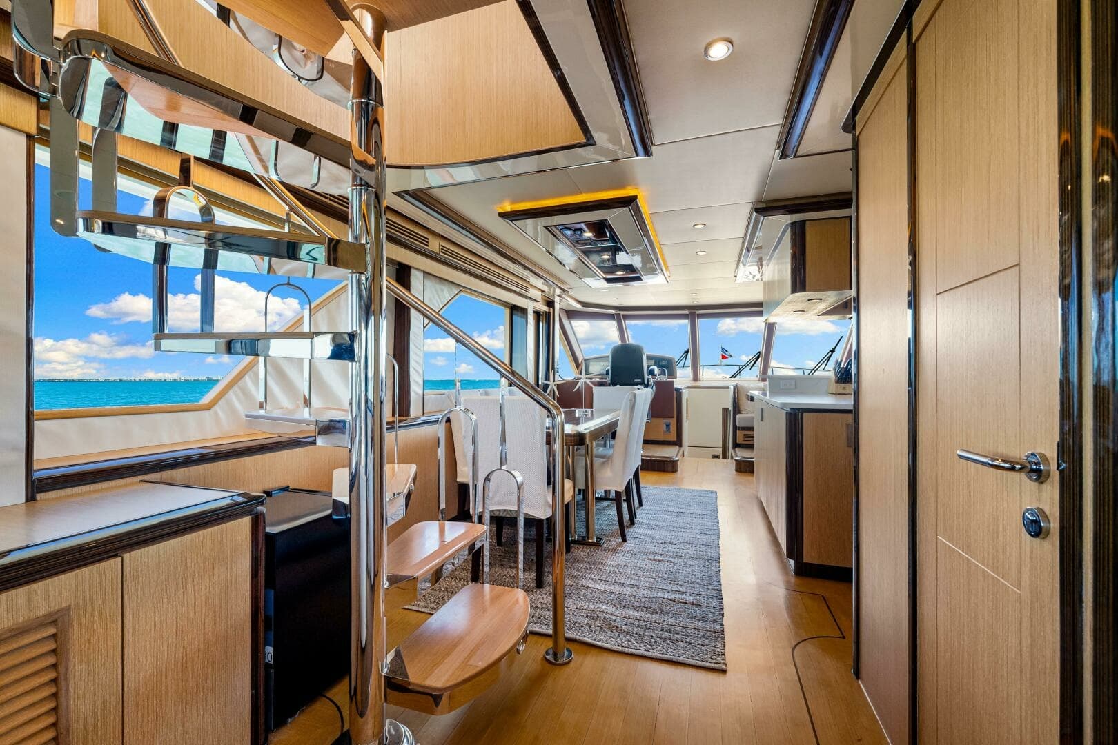 2010 83 Ocean Alexander Motor Yacht 'Relentless'