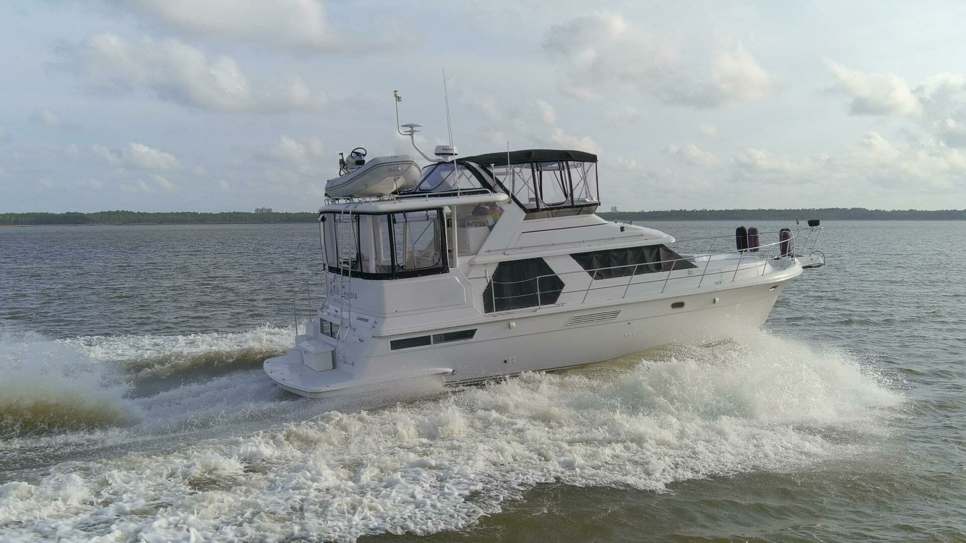 1997 44 Carver 445 Zodiac Gypsea Starboard (3)