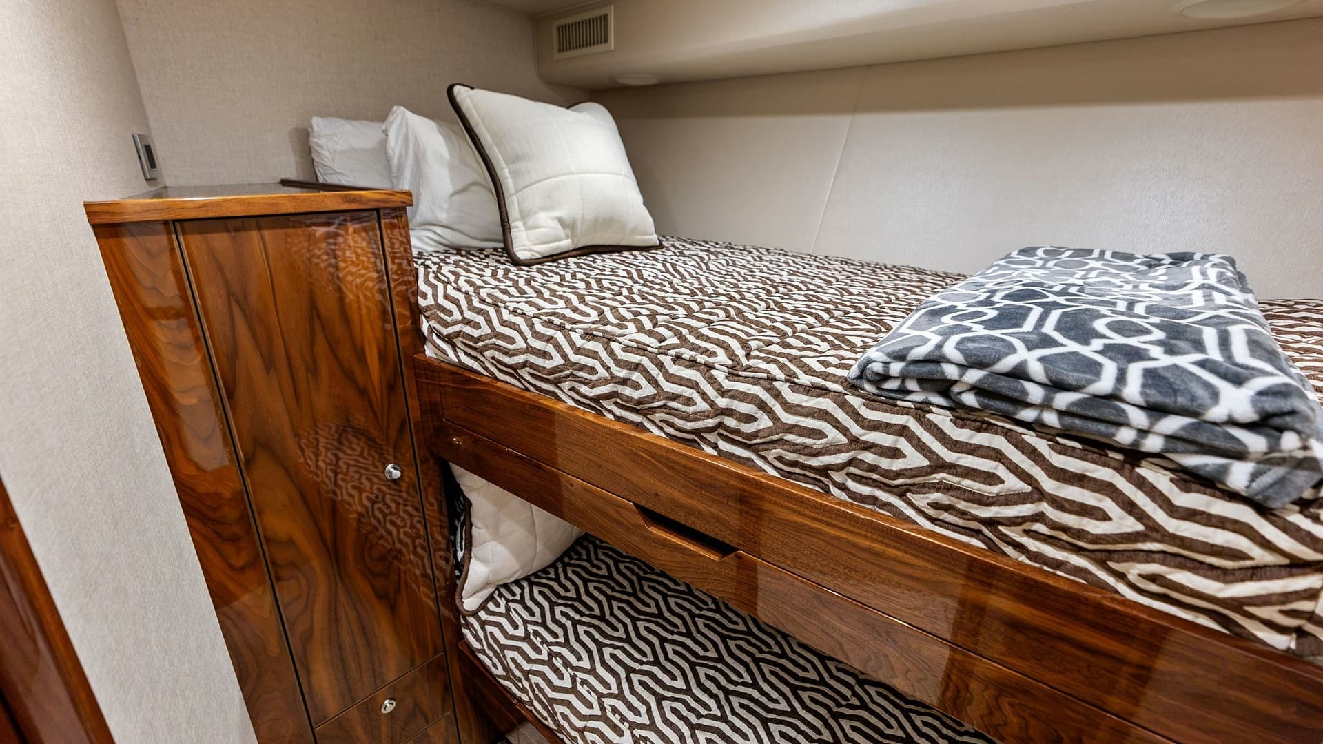 Guest Stateroom with Bunk Beds