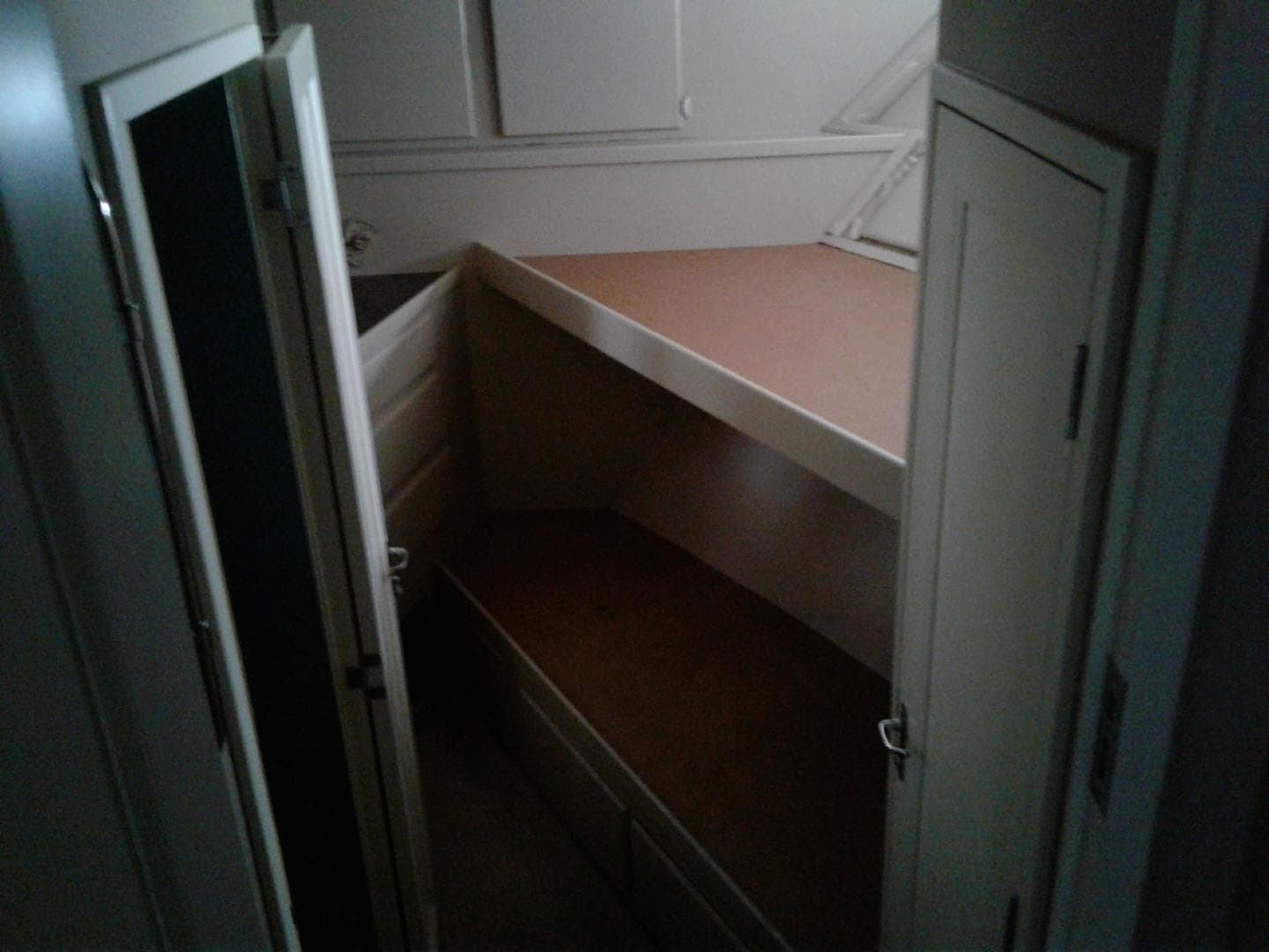 1991 Hatteras Cockpit Motor Yacht