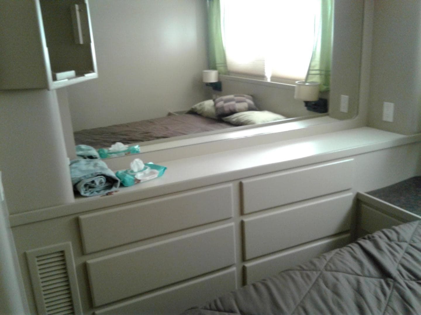 1991 Hatteras Cockpit Motor Yacht