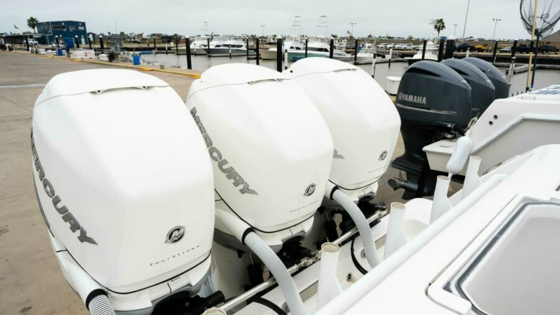 2019 Invincible 39 Open