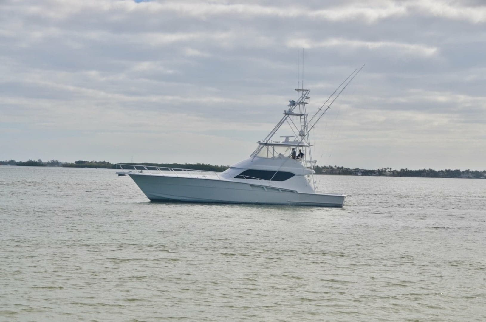 Hatteras SF Down Time - Exterior