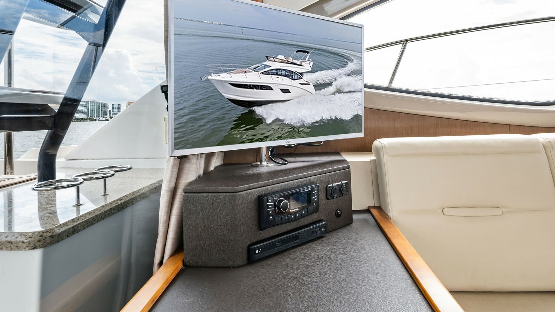 Salon Entertainment Area with TV