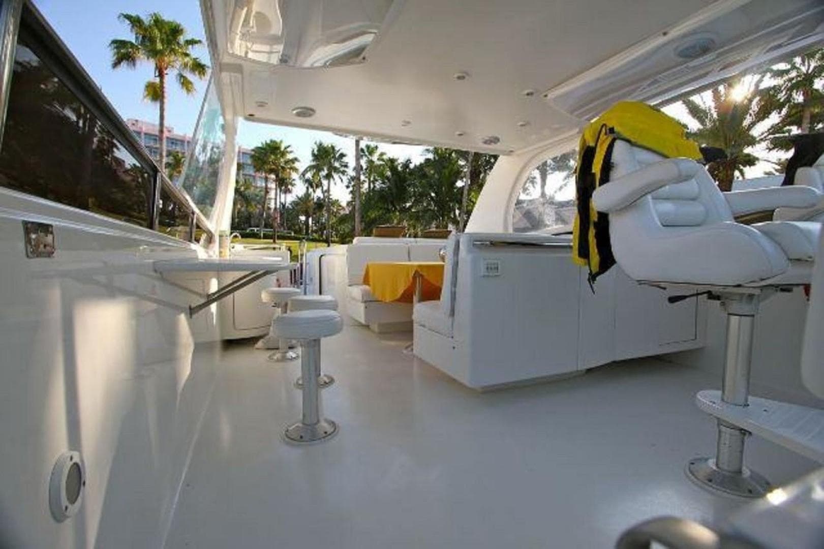 1996 Lazzara Yachts GRAND SALON